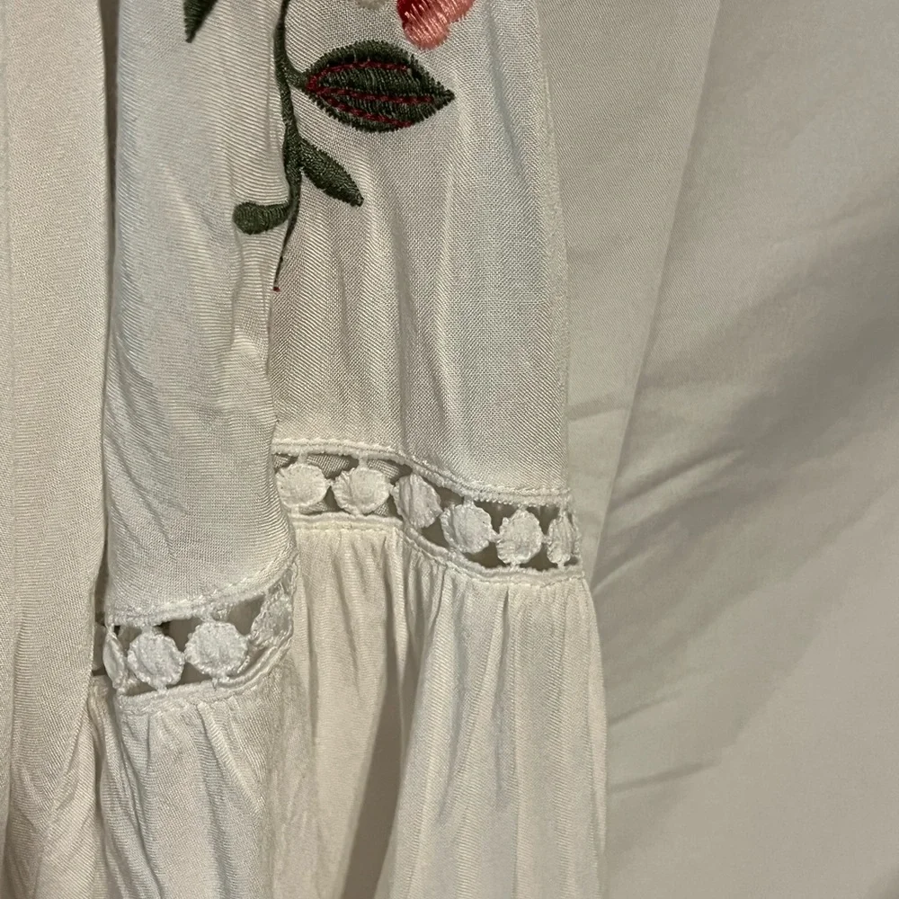 SOLD*** XL Boho Peasant Embroidered Bell Sleeve Poet Blouse - Picture 9 of 12